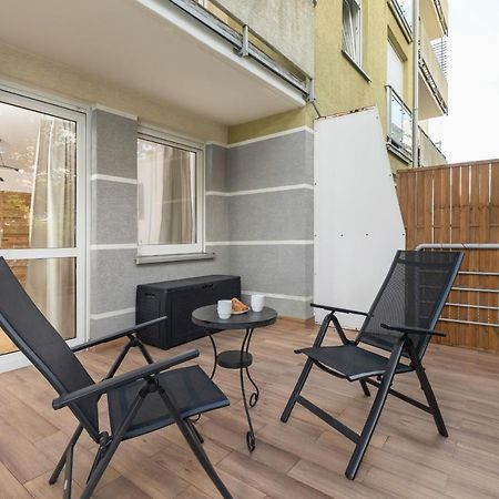 Pleasant Apartment With Terrace Cracow By Noclegi Renters Krasków Exterior foto
