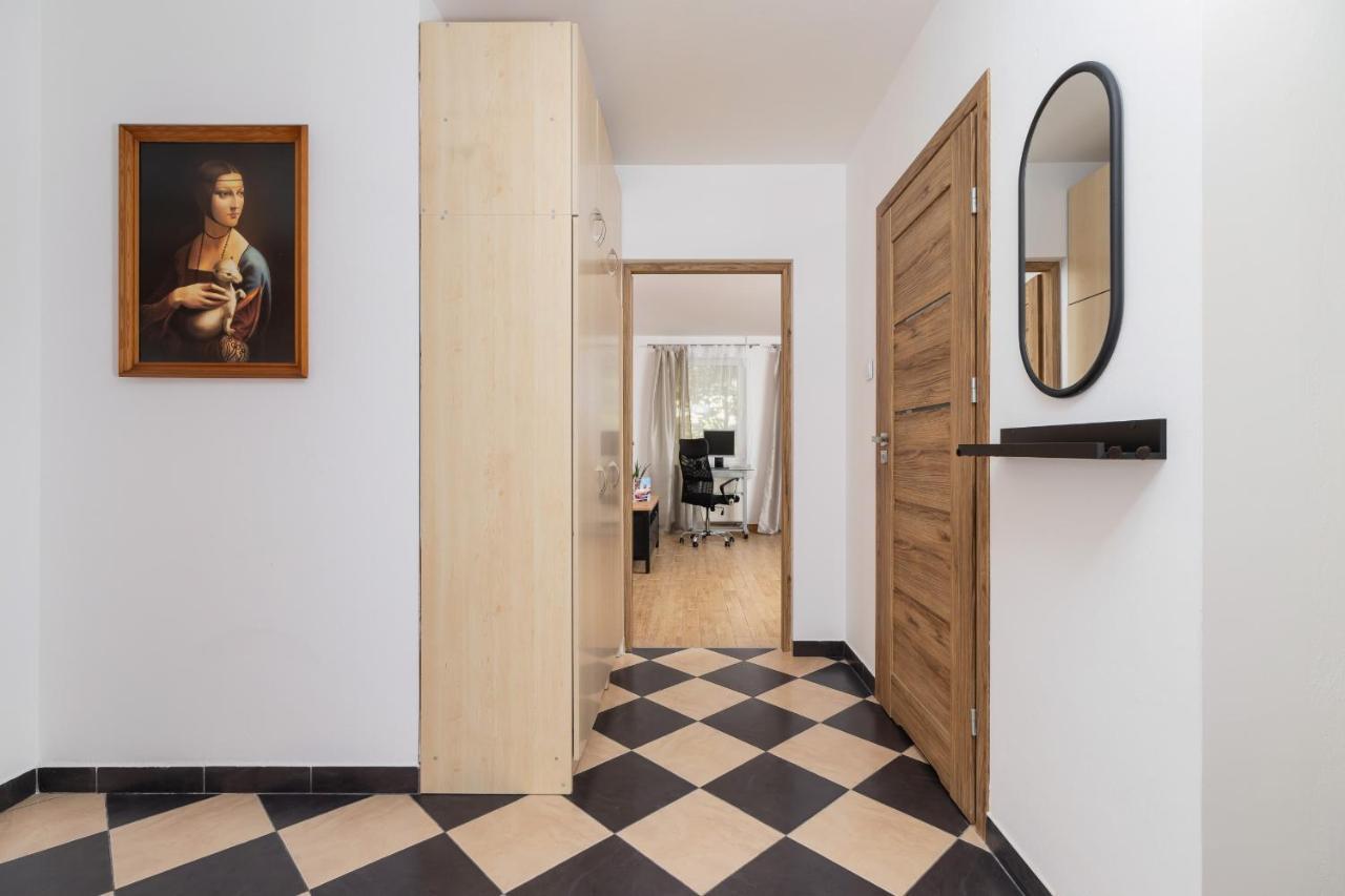 Pleasant Apartment With Terrace Cracow By Noclegi Renters Krasków Exterior foto